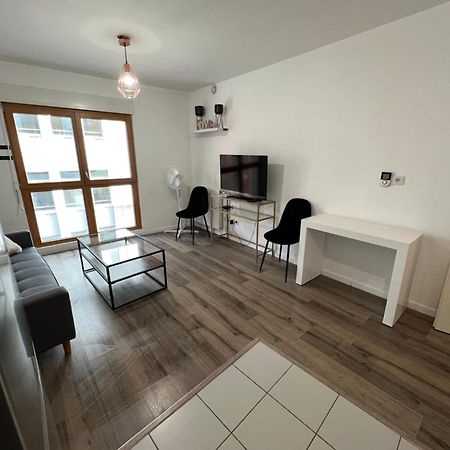 Appartement 2 Pieces Ligne 1 Montreuil  Dış mekan fotoğraf