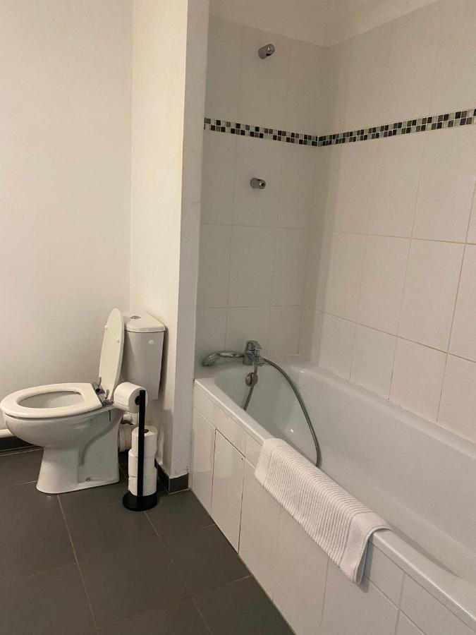 Appartement 2 Pieces Ligne 1 Montreuil  Dış mekan fotoğraf